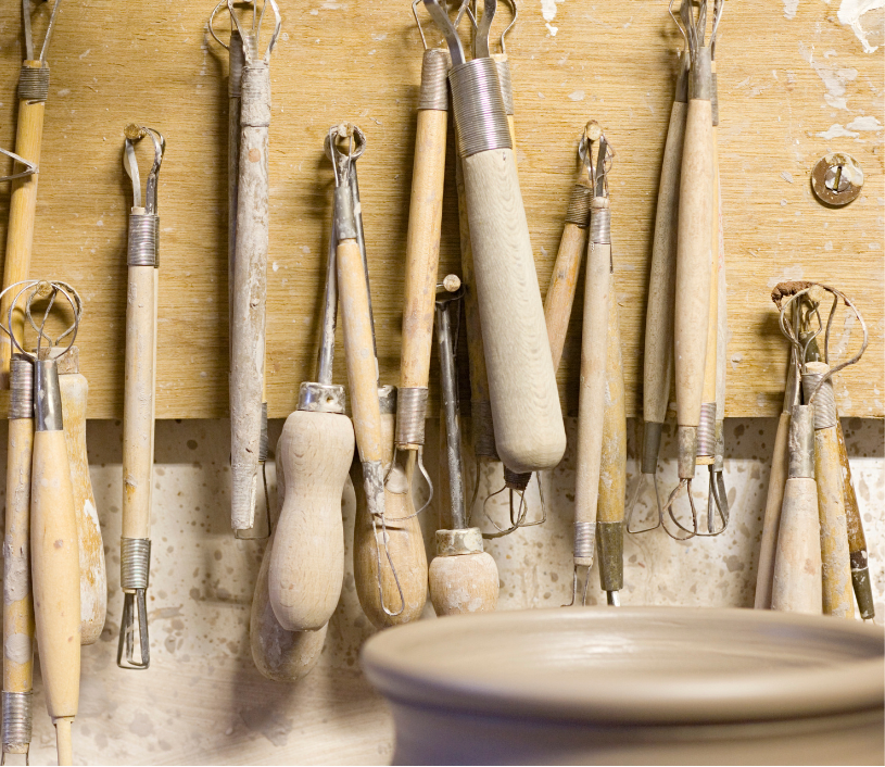 The Ottawa Guild of Potters, Here is a list of local equipment suppliers and clay brands.