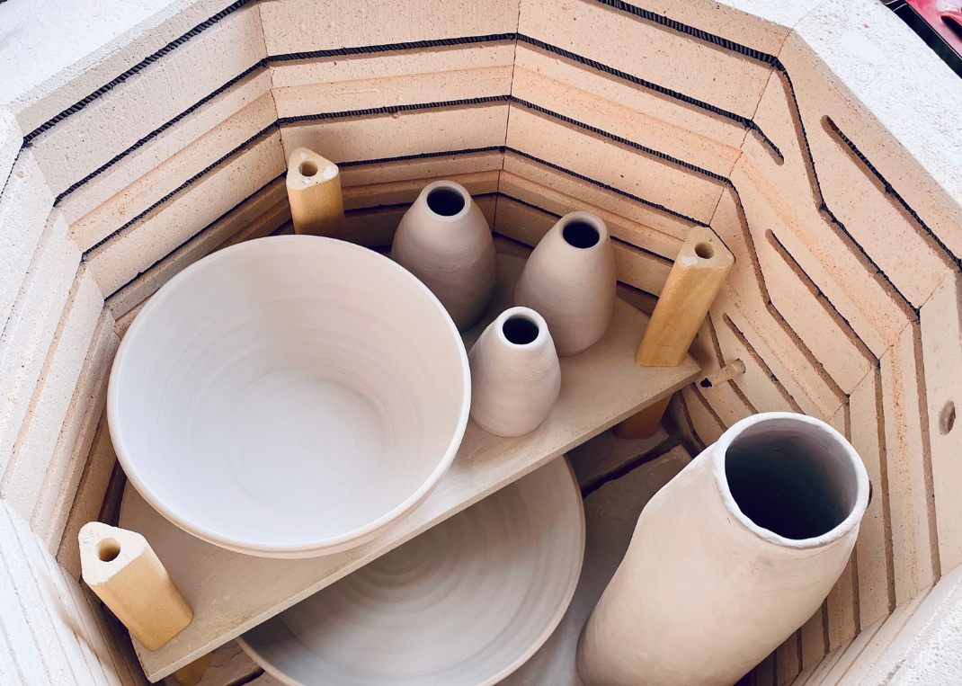 The Ottawa Guild of Potters, here are some local potters who offer to fire ceramics for others